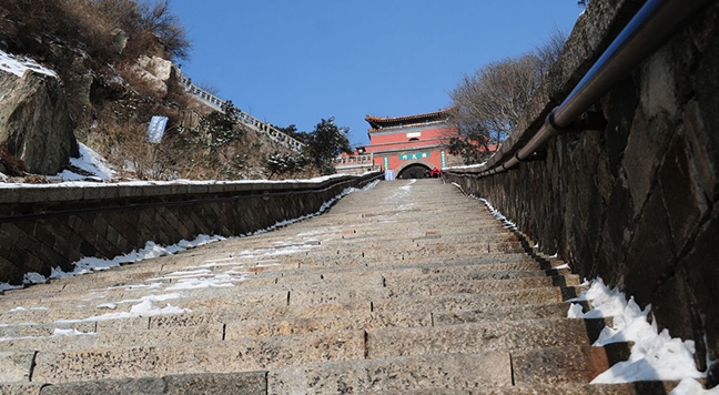 五岳独尊泰山闻名遐迩，为何其所在地泰安市却鲜为人知？