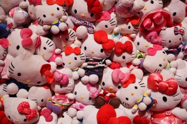 评点(澳门开奖现场开奖直播软件下载安装)Hello Kitty 今年将迎来 50 岁生日，三丽鸥公司澄清她是人不是猫