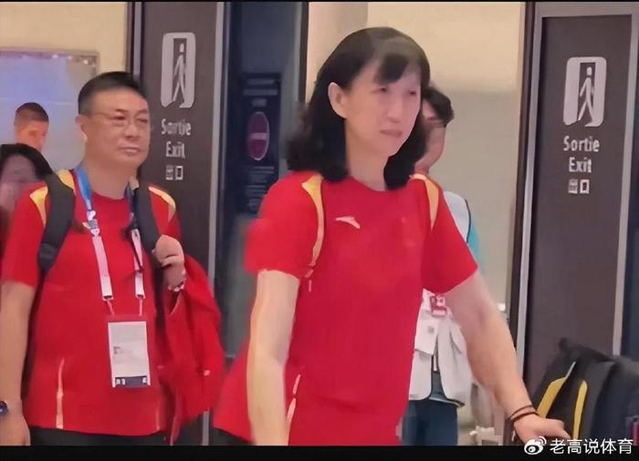 管家婆免费开奖大全,中国女排四任前队长齐聚巴黎，她们来干嘛？