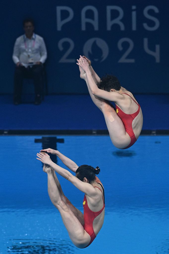 中国跳水梦之队巴黎奥运会开门红！陈艺文/昌雅妮女子双人三米板夺冠  第1张