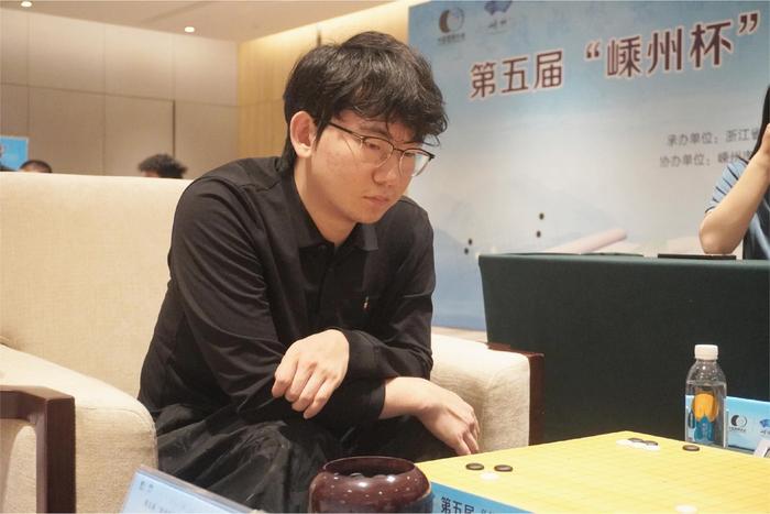 叙述(2023澳门资料大全免费老版)围棋争霸赛，李轩豪完胜芈昱廷挺进总决赛