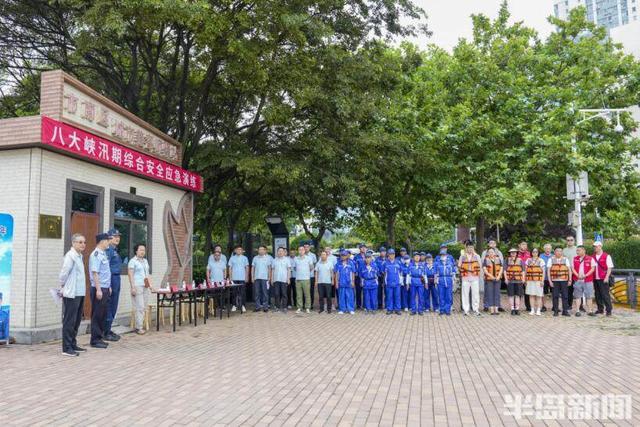 不交钱就砸车？景区村民索要停车费引众怒